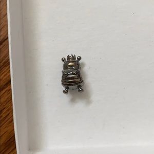 Pandora queen bee charm